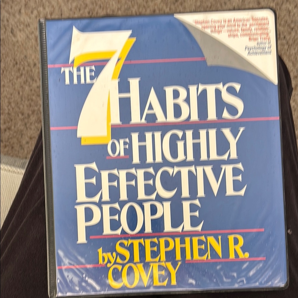The 7 Habits of Highly Effective People by Stephen R. Covey - Blue Cover